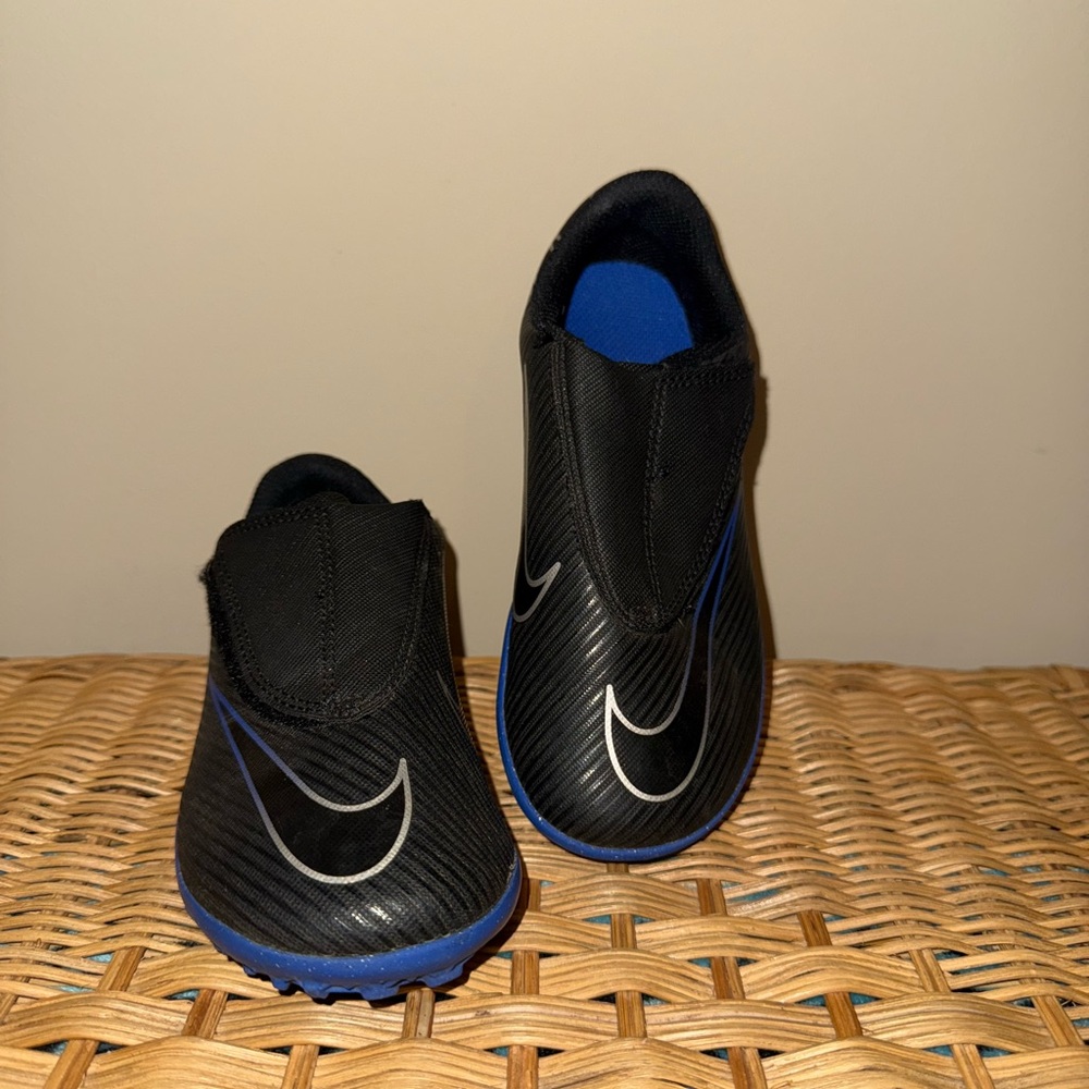 NIKE Mercurial Vapor turf cleats